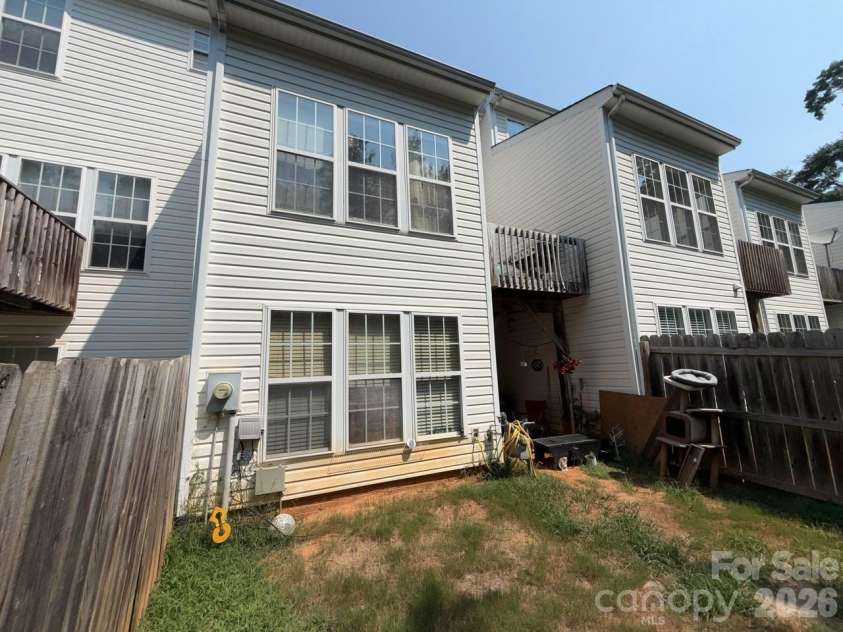 31 Heritage Oak Way, Simpsonville, SC 29681.  MLS# CAR4420005, YatesRealty ID 48040. 