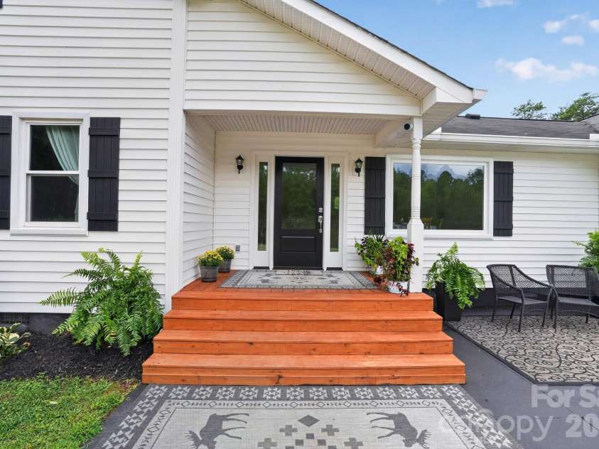 761 Bowles Farm Road, Statesville, NC 28625.  MLS# CAR4420031, YatesRealty ID 48041. 