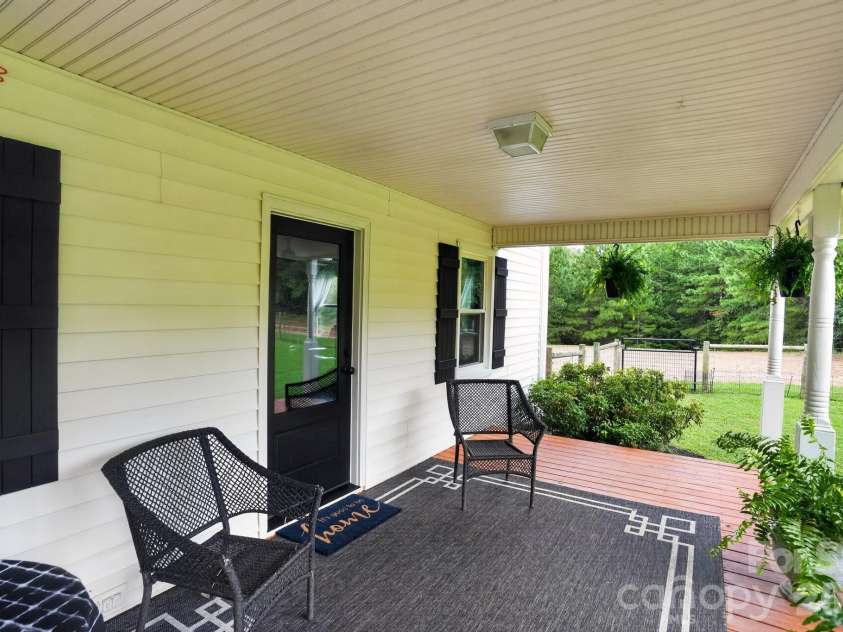 761 Bowles Farm Road, Statesville, NC 28625.  MLS# CAR4420031, YatesRealty ID 48041. 