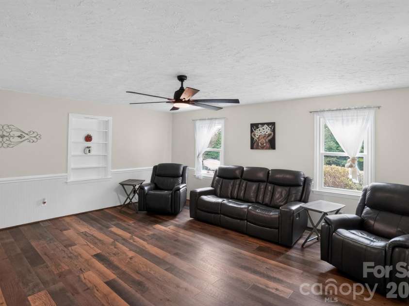 761 Bowles Farm Road, Statesville, NC 28625.  MLS# CAR4420031, YatesRealty ID 48041. 