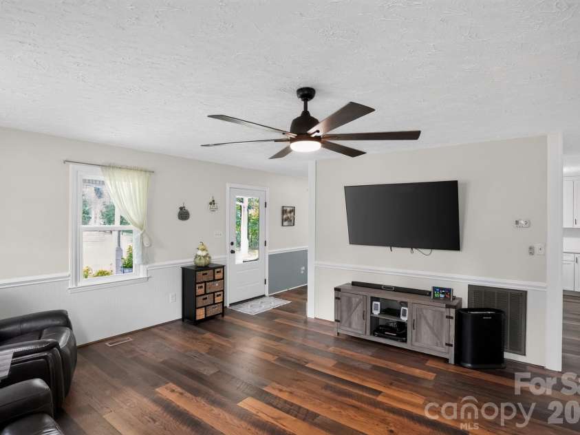761 Bowles Farm Road, Statesville, NC 28625.  MLS# CAR4420031, YatesRealty ID 48041. 