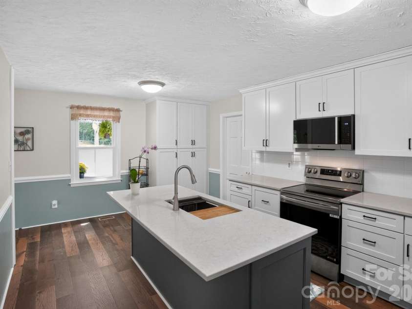 761 Bowles Farm Road, Statesville, NC 28625.  MLS# CAR4420031, YatesRealty ID 48041. 