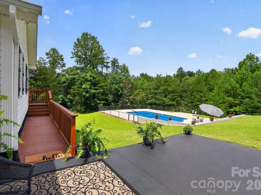 761 Bowles Farm Road, Statesville, NC 28625.  MLS# CAR4420031, YatesRealty ID 48041. 