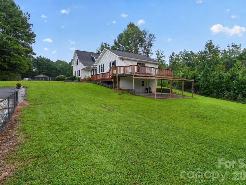 761 Bowles Farm Road, Statesville, NC 28625.  MLS# CAR4420031, YatesRealty ID 48041. 
