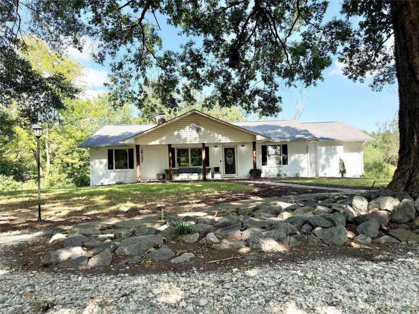 715 Grandview Road, Clover, SC 29710.  MLS# CAR4420137, YatesRealty ID 48043. 