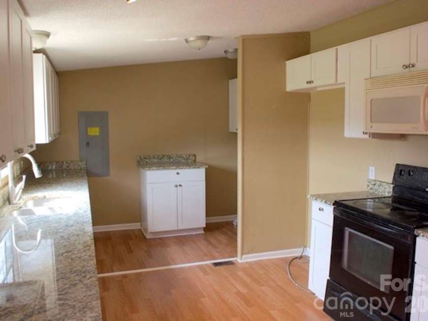 1016 Bethesda Road, Statesville, NC 28677.  MLS# CAR4419132, YatesRealty ID 48044. 