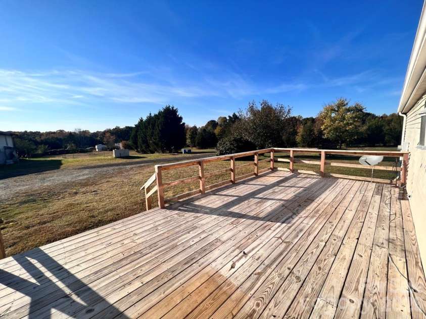 1016 Bethesda Road, Statesville, NC 28677.  MLS# CAR4419132, YatesRealty ID 48044. 