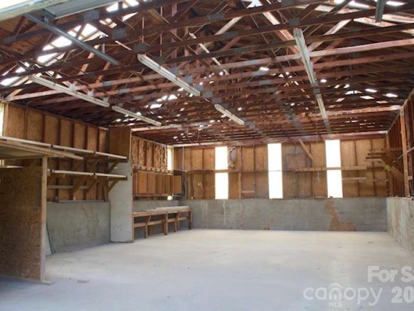 1016 Bethesda Road, Statesville, NC 28677.  MLS# CAR4419132, YatesRealty ID 48044. 