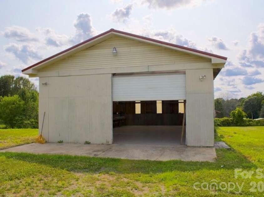 1016 Bethesda Road, Statesville, NC 28677.  MLS# CAR4419132, YatesRealty ID 48044. 