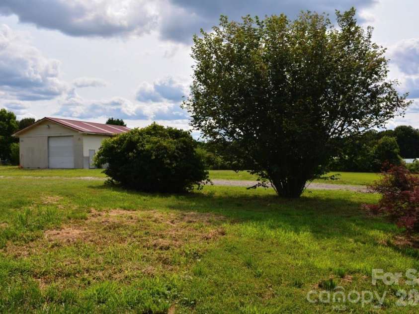 1016 Bethesda Road, Statesville, NC 28677.  MLS# CAR4419132, YatesRealty ID 48044. 