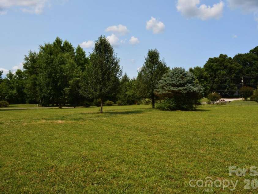 1016 Bethesda Road, Statesville, NC 28677.  MLS# CAR4419132, YatesRealty ID 48044. 