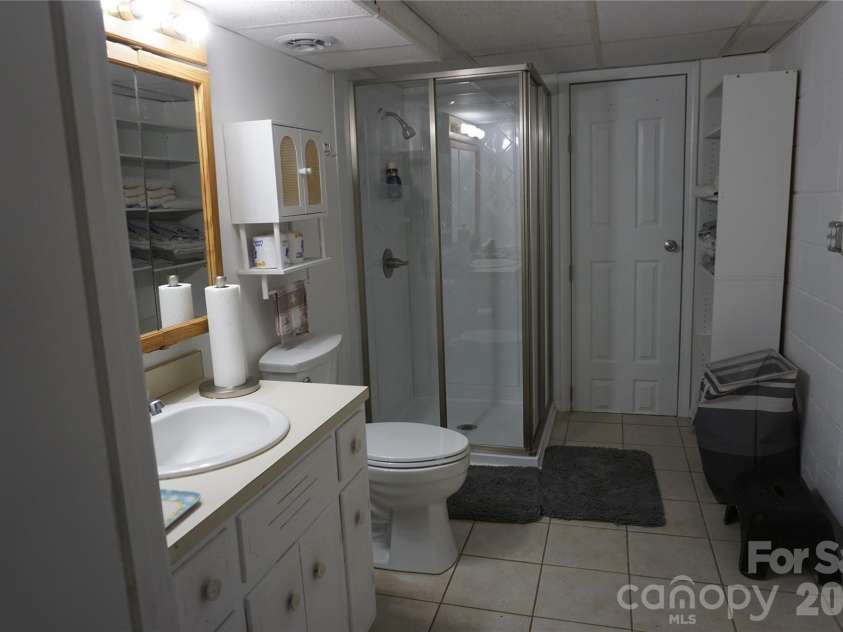 2559 Sweetbriar Circle, Lenoir, NC 28645.  MLS# CAR4419656, YatesRealty ID 48045. 