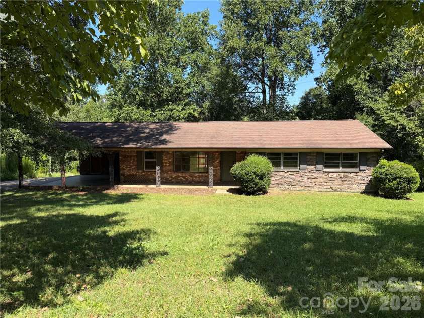 517 Goldwater Street, Shelby, NC 28152.  MLS# CAR4420172, YatesRealty ID 48046. 