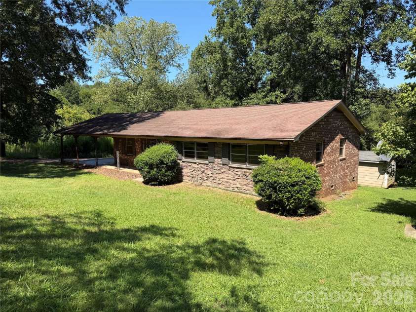 517 Goldwater Street, Shelby, NC 28152.  MLS# CAR4420172, YatesRealty ID 48046. 