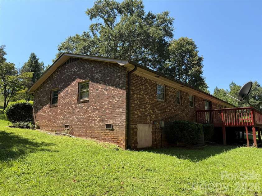 517 Goldwater Street, Shelby, NC 28152.  MLS# CAR4420172, YatesRealty ID 48046. 