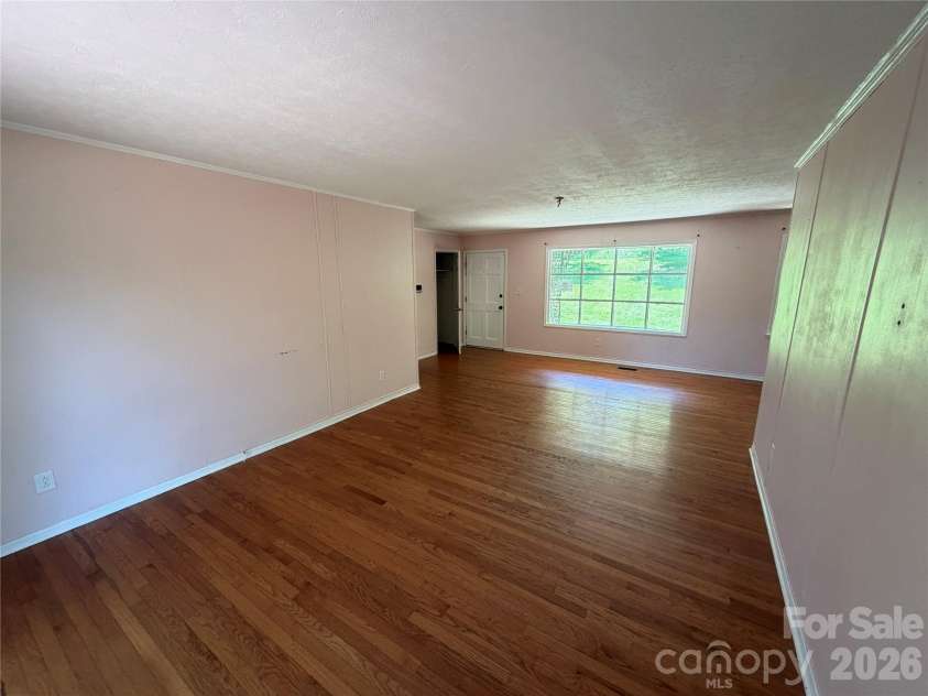 517 Goldwater Street, Shelby, NC 28152.  MLS# CAR4420172, YatesRealty ID 48046. 