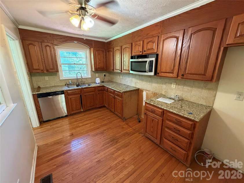 517 Goldwater Street, Shelby, NC 28152.  MLS# CAR4420172, YatesRealty ID 48046. 