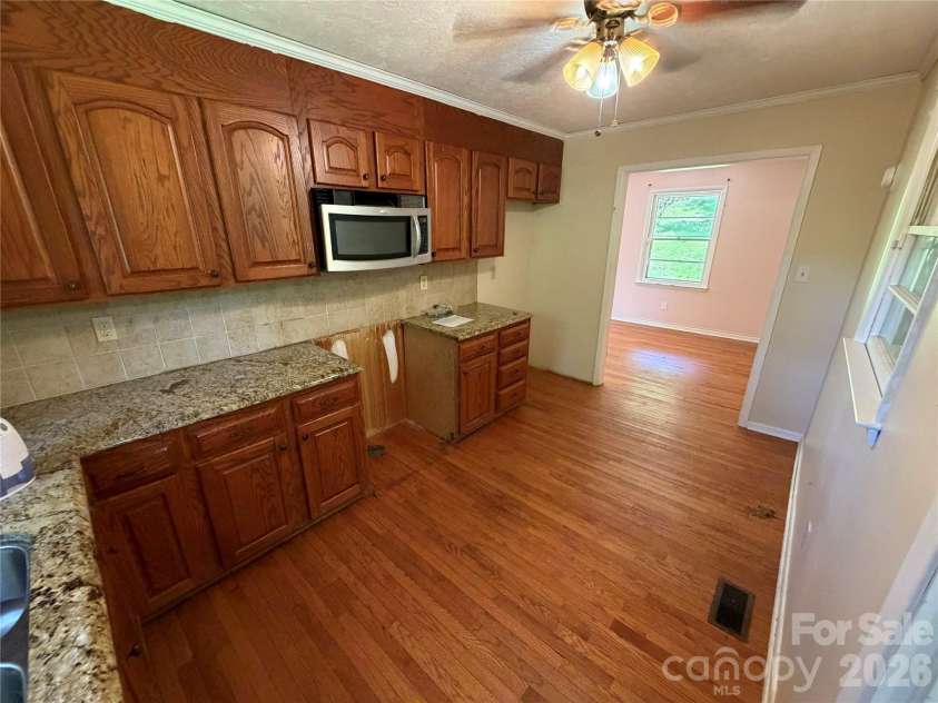 517 Goldwater Street, Shelby, NC 28152.  MLS# CAR4420172, YatesRealty ID 48046. 
