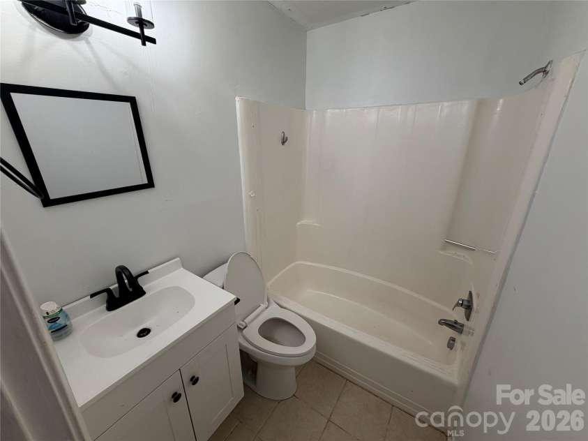 517 Goldwater Street, Shelby, NC 28152.  MLS# CAR4420172, YatesRealty ID 48046. 