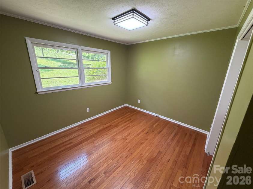 517 Goldwater Street, Shelby, NC 28152.  MLS# CAR4420172, YatesRealty ID 48046. 