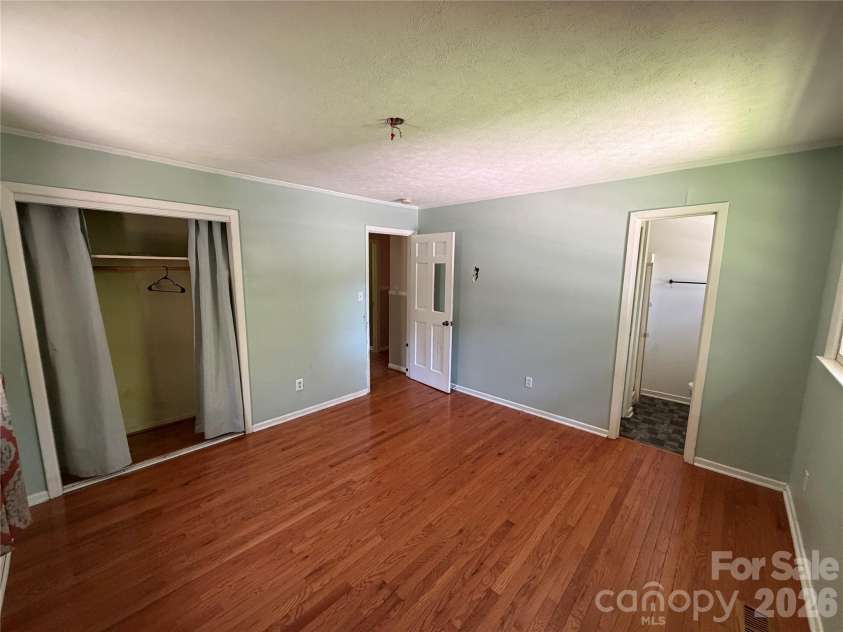 517 Goldwater Street, Shelby, NC 28152.  MLS# CAR4420172, YatesRealty ID 48046. 