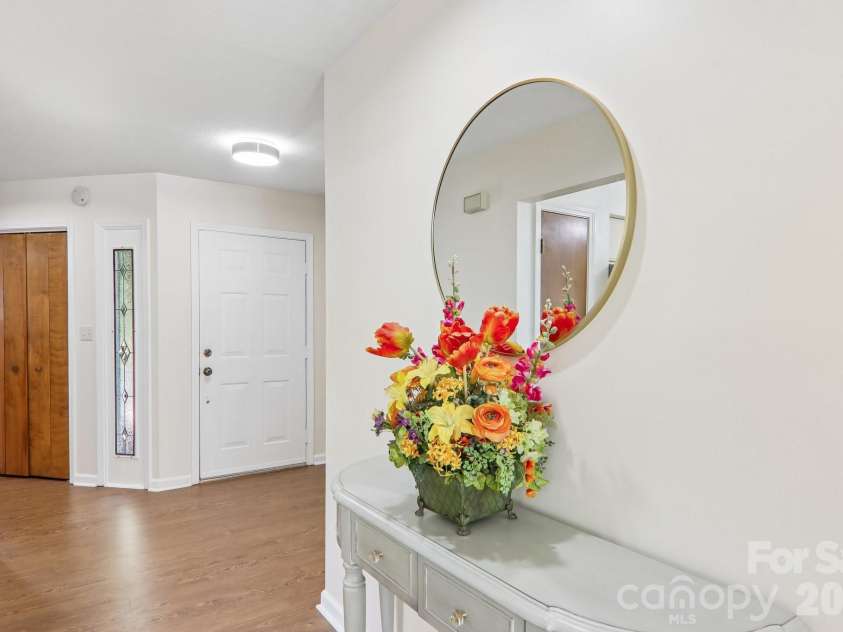 651 Park Place, Hendersonville, NC 28791.  MLS# CAR4415720, YatesRealty ID 48047. 