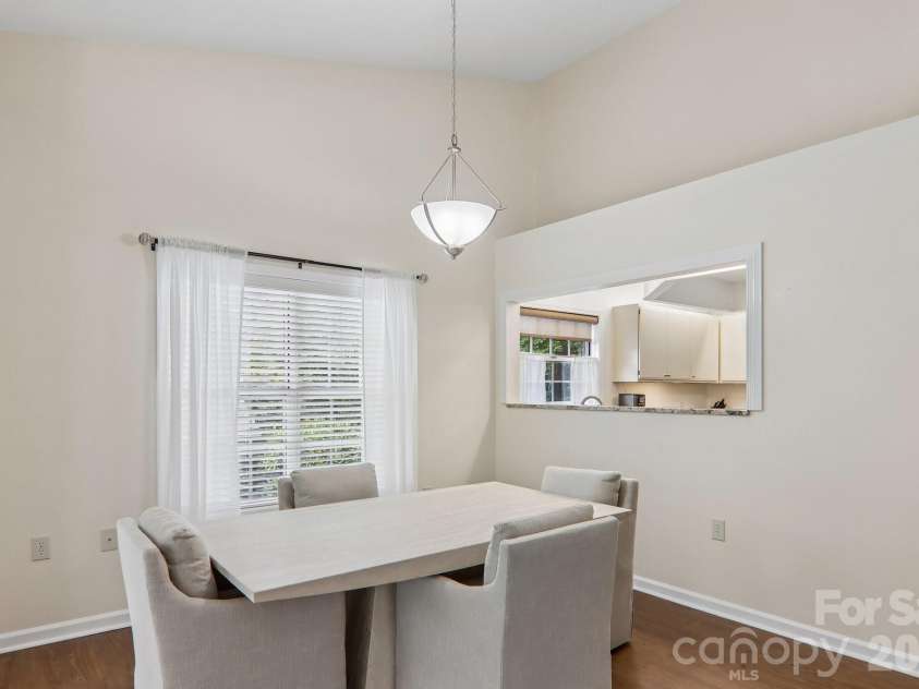 651 Park Place, Hendersonville, NC 28791.  MLS# CAR4415720, YatesRealty ID 48047. 