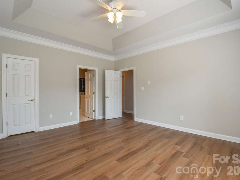 8332 Highland Glen Drive, Charlotte, NC 28269.  MLS# CAR4420062, YatesRealty ID 48049. 
