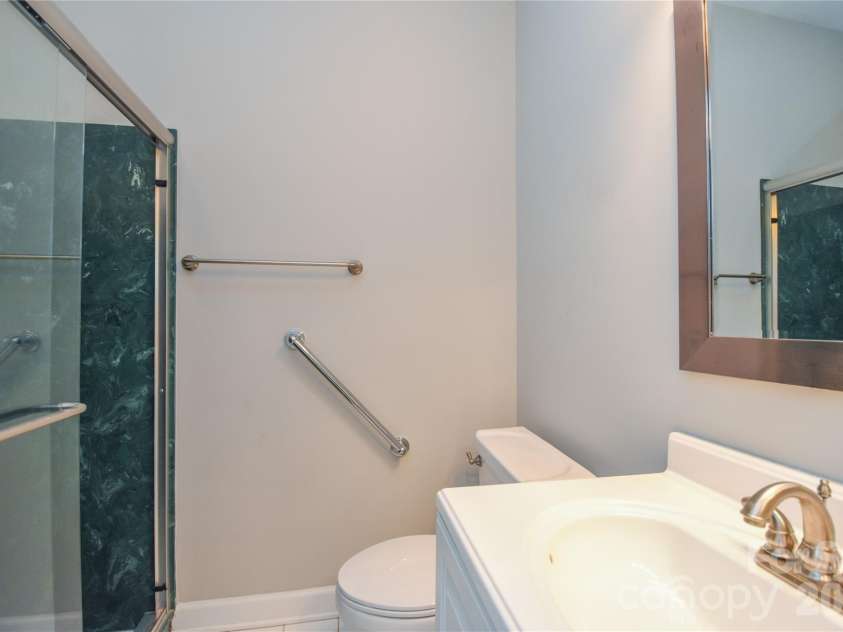 8332 Highland Glen Drive, Charlotte, NC 28269.  MLS# CAR4420062, YatesRealty ID 48049. 