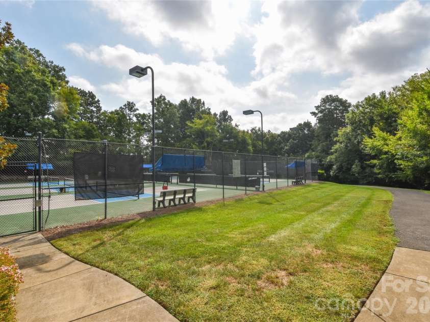 8332 Highland Glen Drive, Charlotte, NC 28269.  MLS# CAR4420062, YatesRealty ID 48049. 