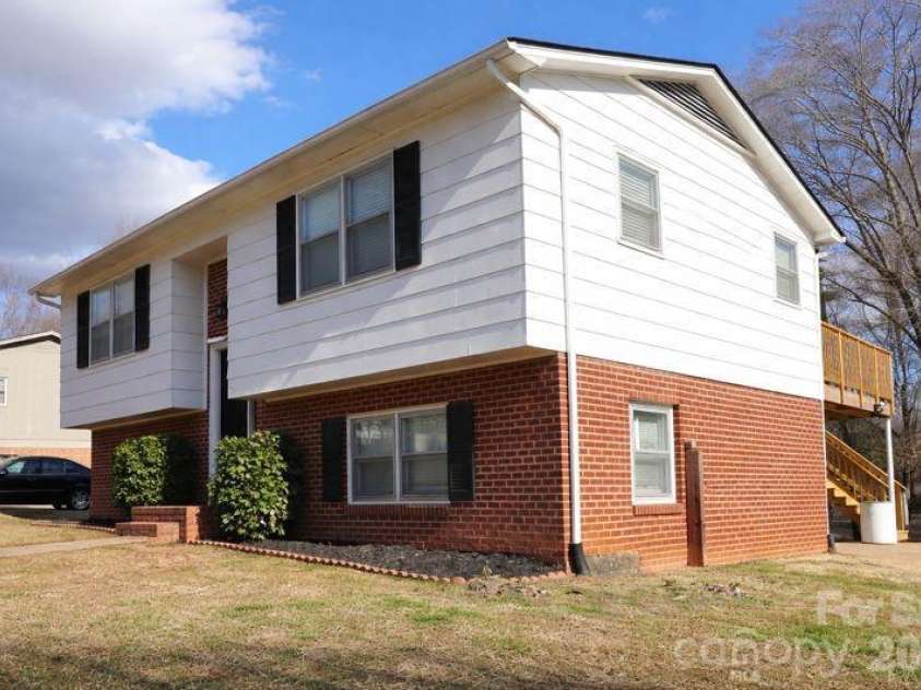 1312 Oak Hill Drive, Newton, NC 28658.  MLS# CAR4335686, YatesRealty ID 4805. 