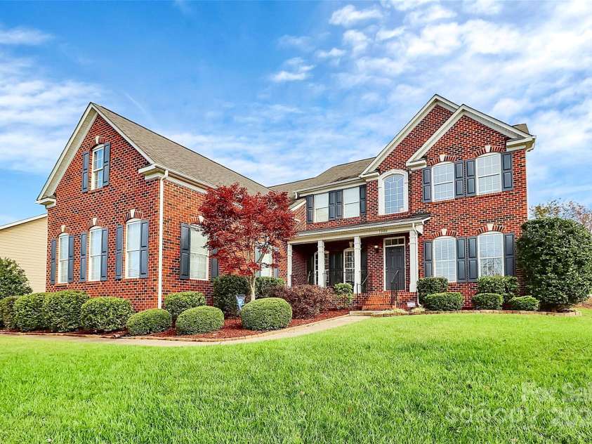 16404 Grassy Creek Drive, Huntersville, NC 28078.  MLS# CAR4198891, YatesRealty ID 4805. 