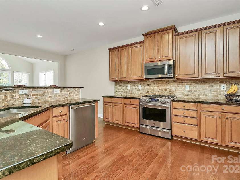 16404 Grassy Creek Drive, Huntersville, NC 28078.  MLS# CAR4198891, YatesRealty ID 4805. 