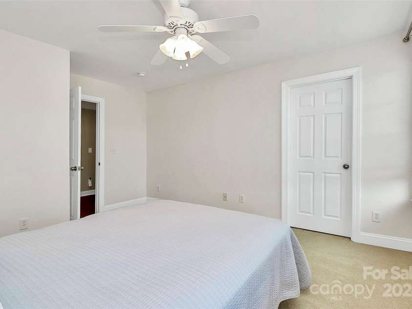 16404 Grassy Creek Drive, Huntersville, NC 28078.  MLS# CAR4198891, YatesRealty ID 4805. 