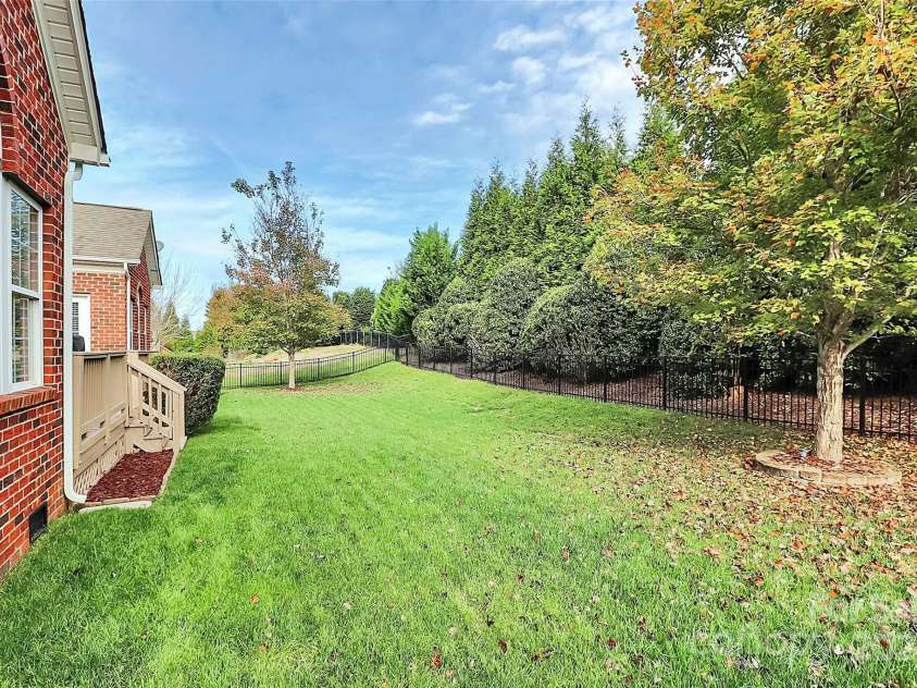 16404 Grassy Creek Drive, Huntersville, NC 28078.  MLS# CAR4198891, YatesRealty ID 4805. 