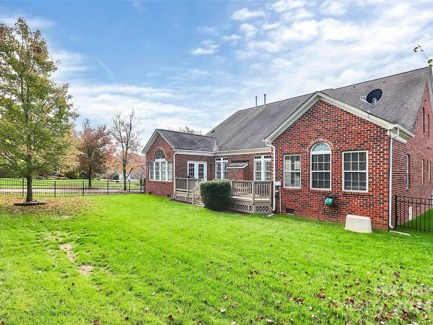 16404 Grassy Creek Drive, Huntersville, NC 28078.  MLS# CAR4198891, YatesRealty ID 4805. 
