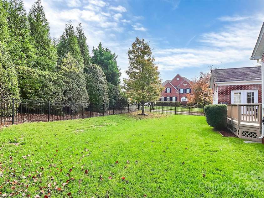 16404 Grassy Creek Drive, Huntersville, NC 28078.  MLS# CAR4198891, YatesRealty ID 4805. 