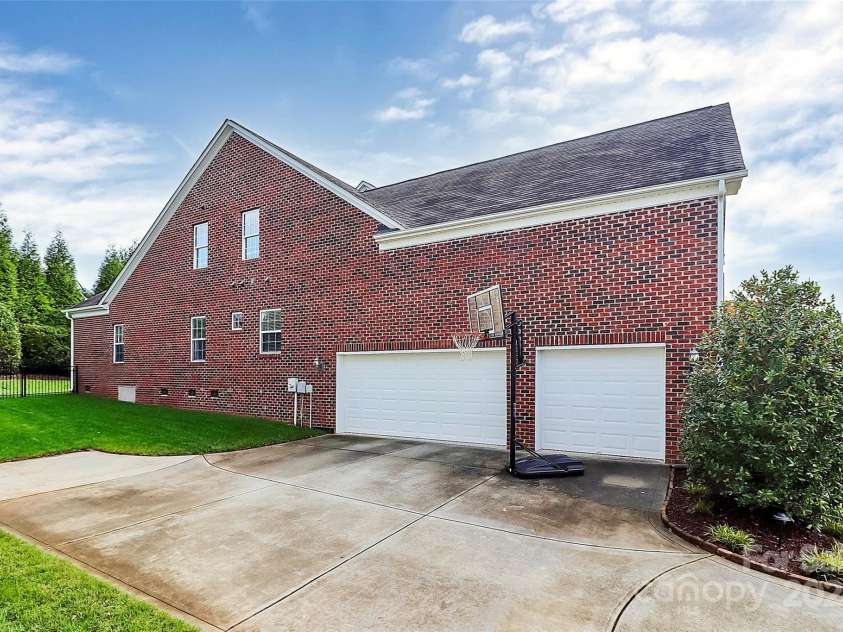 16404 Grassy Creek Drive, Huntersville, NC 28078.  MLS# CAR4198891, YatesRealty ID 4805. 