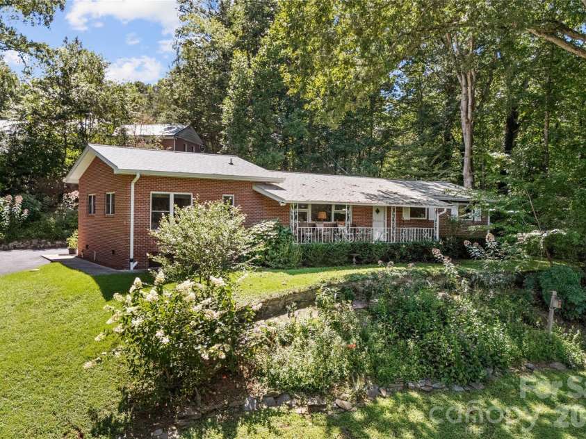 106 Holly Lane, Brevard, NC 28712.  MLS# CAR4420043, YatesRealty ID 48052. 
