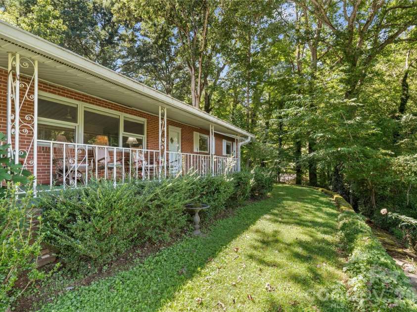 106 Holly Lane, Brevard, NC 28712.  MLS# CAR4420043, YatesRealty ID 48052. 