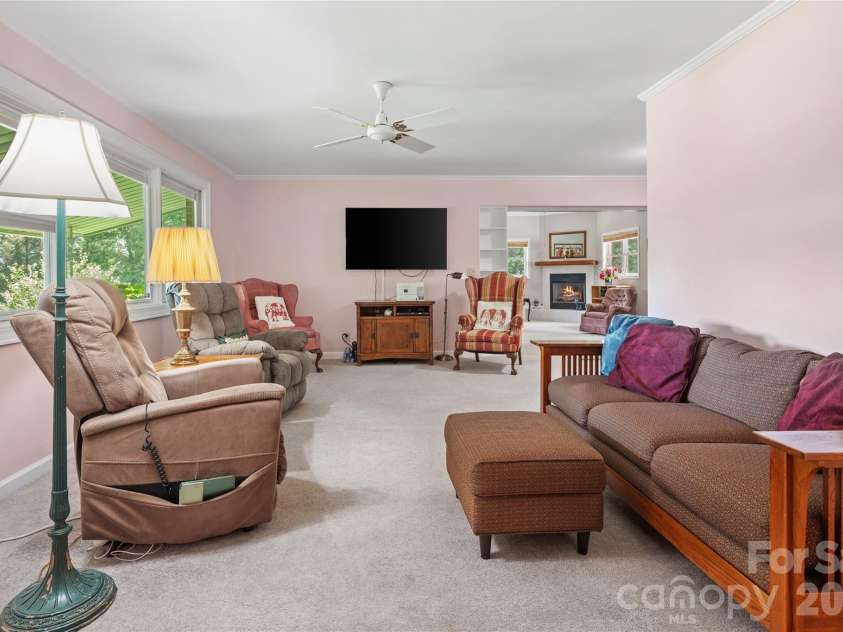 106 Holly Lane, Brevard, NC 28712.  MLS# CAR4420043, YatesRealty ID 48052. 