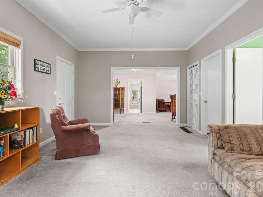 106 Holly Lane, Brevard, NC 28712.  MLS# CAR4420043, YatesRealty ID 48052. 