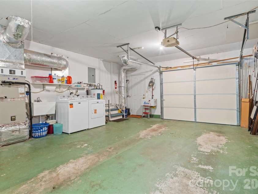 106 Holly Lane, Brevard, NC 28712.  MLS# CAR4420043, YatesRealty ID 48052. 