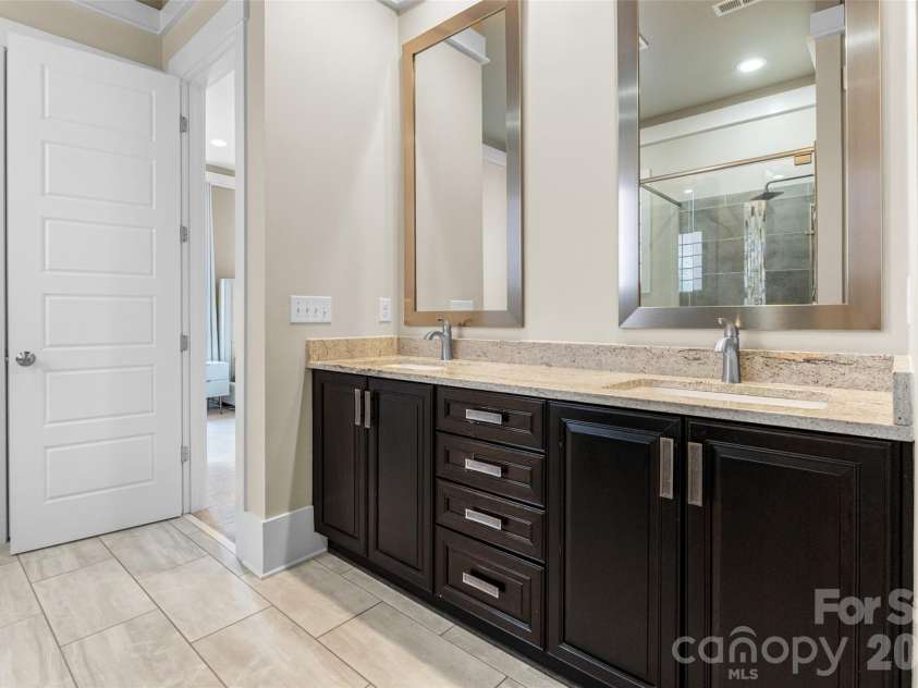 9236 Creekside Park Road, Charlotte, NC 28277.  MLS# CAR4417832, YatesRealty ID 48053. 