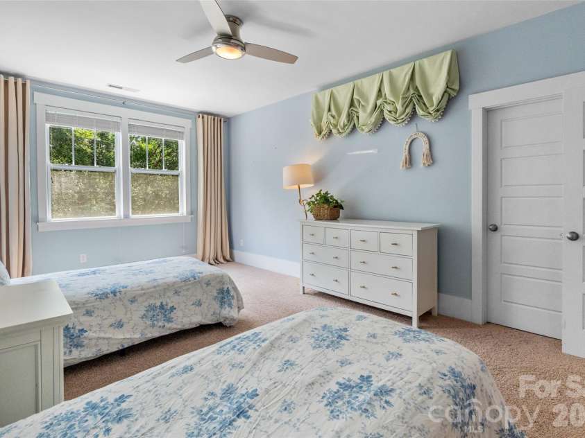 9236 Creekside Park Road, Charlotte, NC 28277.  MLS# CAR4417832, YatesRealty ID 48053. 