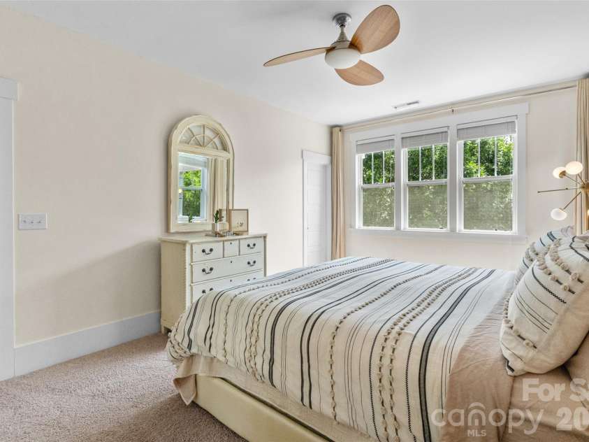 9236 Creekside Park Road, Charlotte, NC 28277.  MLS# CAR4417832, YatesRealty ID 48053. 