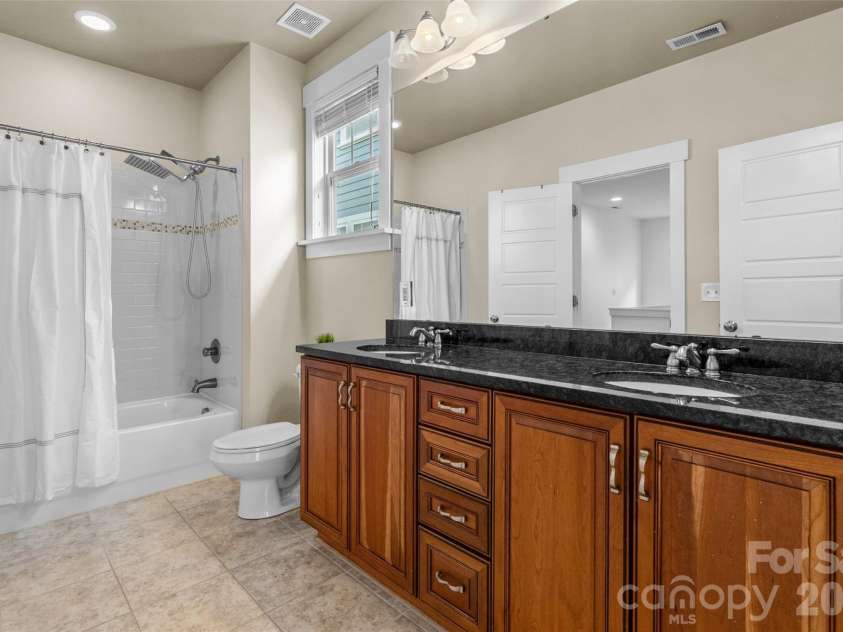 9236 Creekside Park Road, Charlotte, NC 28277.  MLS# CAR4417832, YatesRealty ID 48053. 