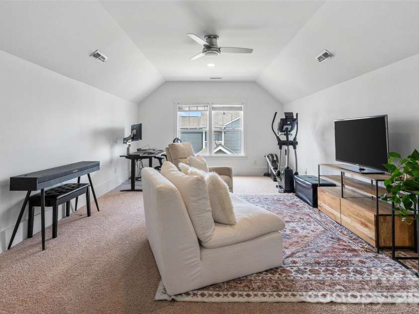 9236 Creekside Park Road, Charlotte, NC 28277.  MLS# CAR4417832, YatesRealty ID 48053. 