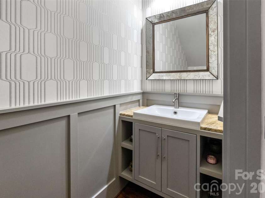 9236 Creekside Park Road, Charlotte, NC 28277.  MLS# CAR4417832, YatesRealty ID 48053. 