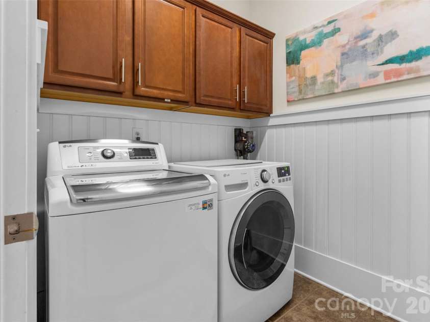 9236 Creekside Park Road, Charlotte, NC 28277.  MLS# CAR4417832, YatesRealty ID 48053. 